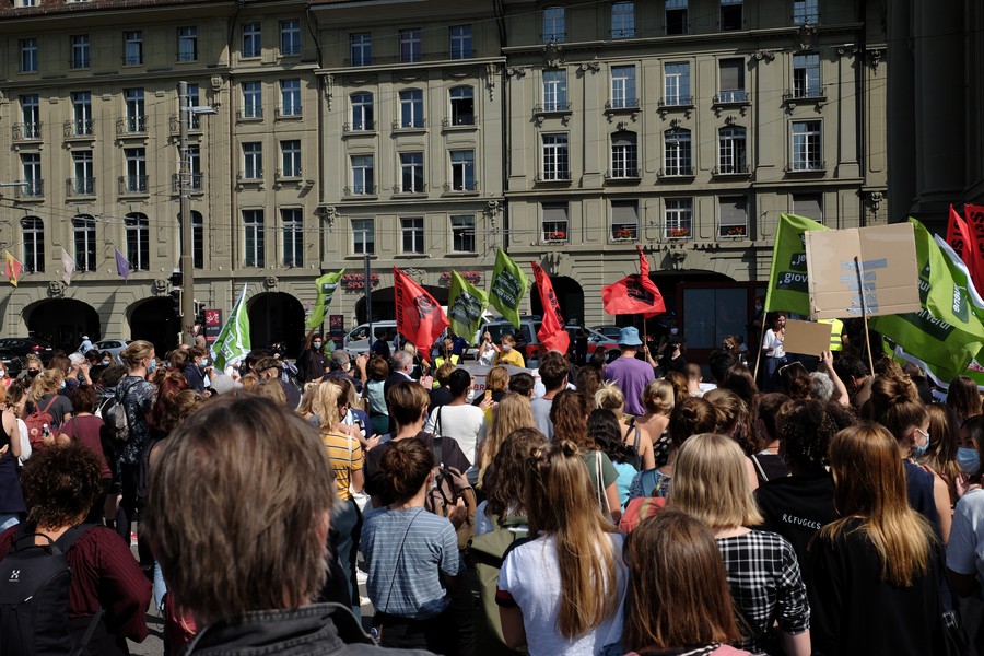600 Menschen fordern an Spontandemo in Bern die Evakuierung der griechischen Lager