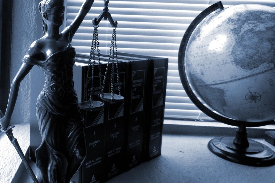 Wenn die Justiz schlechtgemacht wird – die faschistische Gefahr durch den Rassemblement National