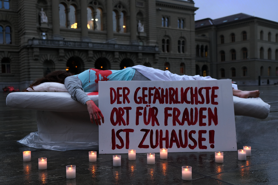 Aktion zum Frauenkampftag: Stop Femizide und Gewalt an Frauen!
